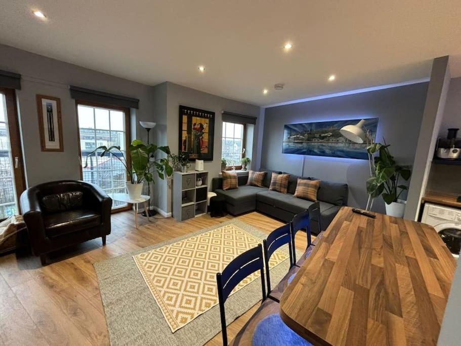 אדינבורו Sunshine On Leith. The River View Apartment! מראה חיצוני תמונה